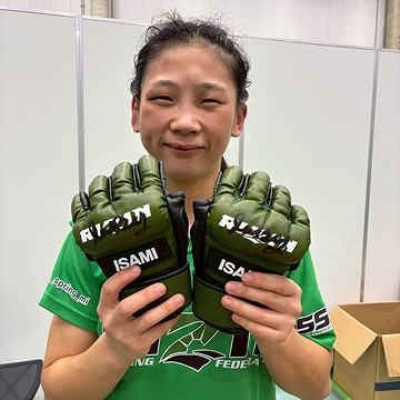 【レア】イボミ 直筆サイン 実使用 グローブ KAKEHASHI スポーツオークション